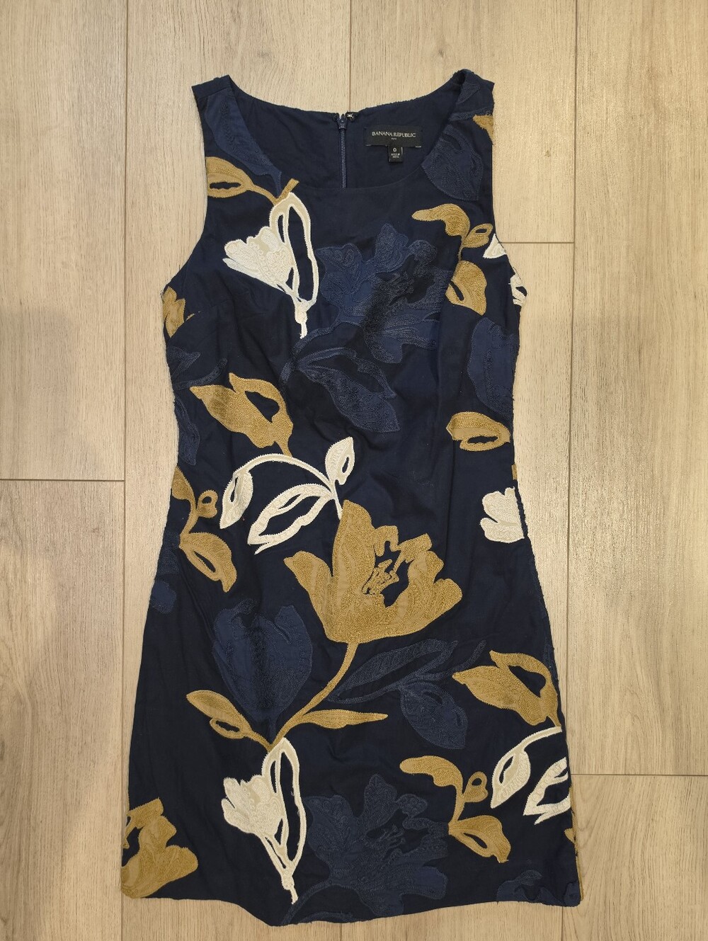 Banana Republic Floral Embroidered Sleeveless Sheath Dress Navy Size 0
